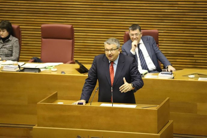 Archivo - El portavoz adjunto de Ciudadanos (Cs) en Les Corts Valencianes Fernando Llopis