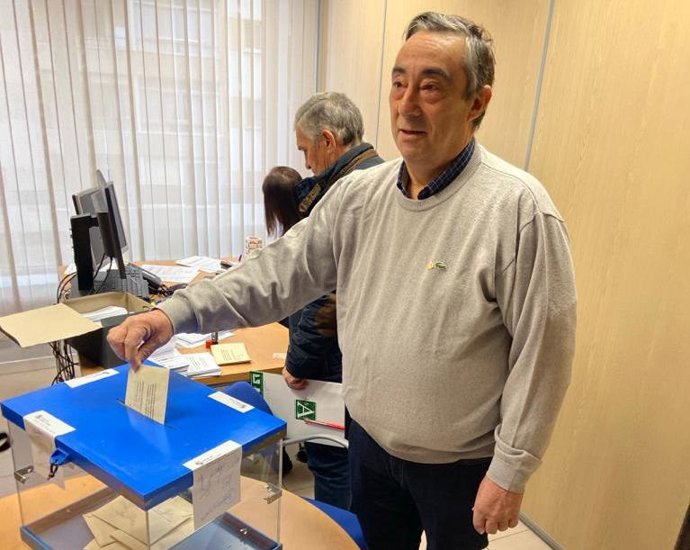 El Presidente De Asaja Soria Vota De Forma Anticipada.