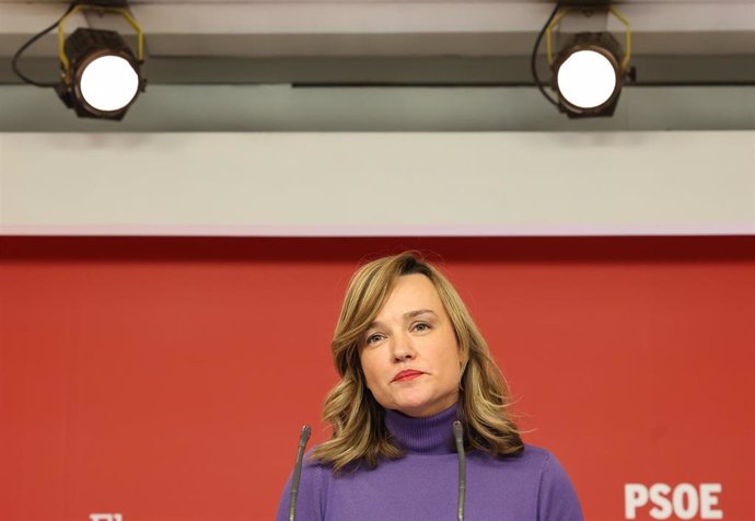 La ministra de Educación y Formación Profesional, Pilar Alegría, ofrece una rueda de prensa tras la reunión del Comité Electoral del PSOE, a 16 de enero de 2023, en Madrid (España). El secretario de Organización del PSOE, Santos Cerdán, ha anunciado la 