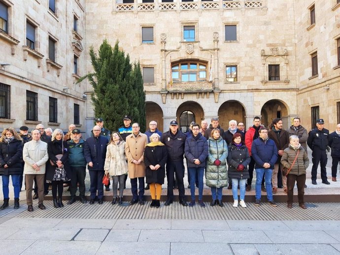 Concentración silenciosa en Salamanca por el doble asesinato ocurrido en Valladolid.