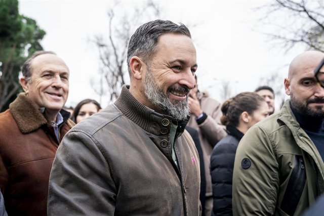 El presidente de Vox, Santiago Abascal,  junto al diputado Luis Gestoso