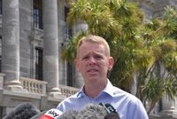 Hipkins apela a los neozelandeses de "ingresos medios y bajos" y promete gobernar para ellos