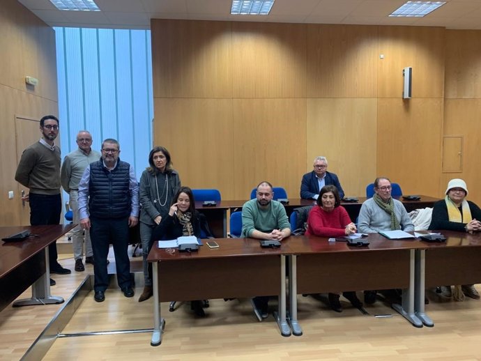 La delegada de Salud y Consumo, María Jesús Botella, en su visita a Puente Genil.