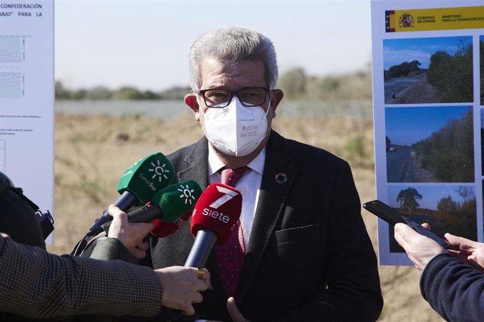 Archivo - El subdelegado del Gobierno de Sevilla, Carlos Toscano, en una foto de archivo.