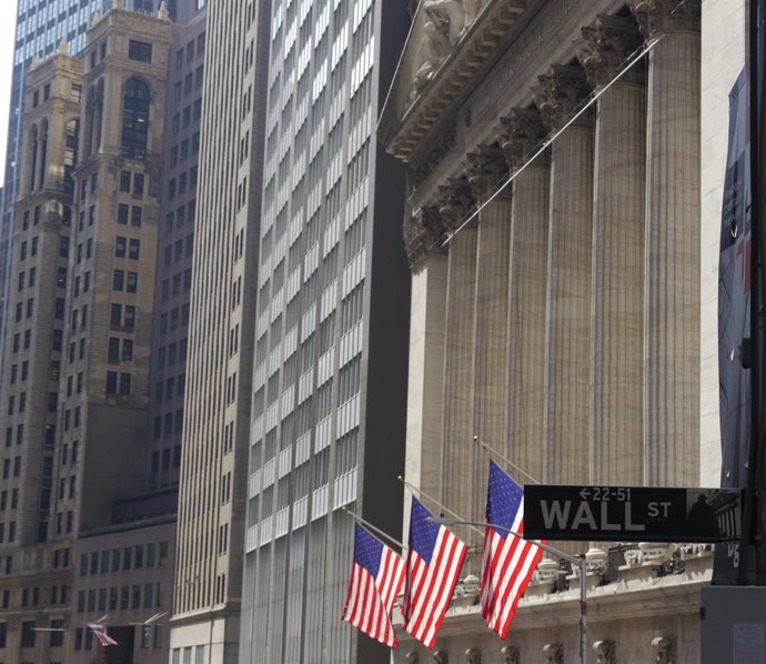Archivo - Fachada de la Bolsa de Nueva York, en Wall Street.