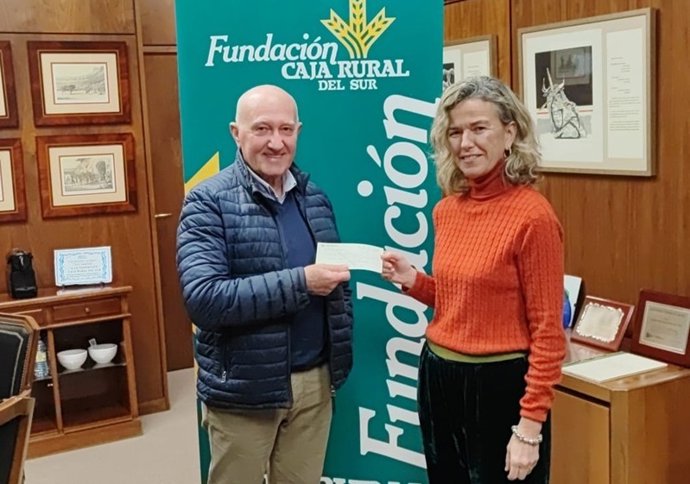 Fundación Caja Rural del Sur entrega la recaudación del último Concierto Lírico de Navidad a 'Madre Coraje' .