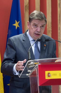 El ministro de Agricultura, Pesca y Alimentación, Luis Planas, interviene durante la presentación de la campaña de promoción de la red Caminos Naturales de España, en el estand del Ministerio de Agricultura, Pesca y Alimentación de la Feria Internaciona