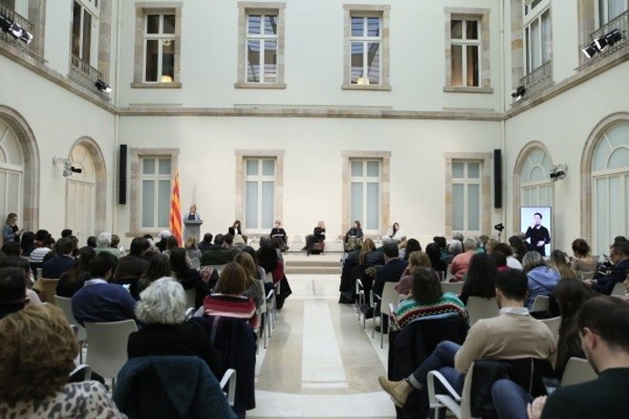 Acte 'Cberacoso a les dones periodistes: una forma de violncia creixent', en el Parlament de Catalunya.
