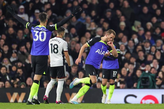 23 January 2023, United Kingdom, London: Tottenham Hotspur's Harry Kane celebrates scoring his side's first goal during the English Premier League soccer match between Fulham and Tottenham Hotspur at the Craven Cottage. Photo: Mark Cosgrove/News Images 