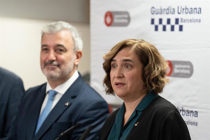Archivo - La alcaldesa de Barcelona, Ada Colau, interviene durante una visita a la nueva comisaría de la Guardia Urbana en Ciutat Vella, a 8 de noviembre de 2022, en Barcelona, Catalunya (España). 