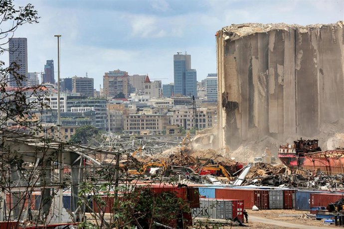 Archivo - Daños materiales a causa de la explosión registrada el 4 de agosto de 2020 en el puerto de la capital de Líbano, Beirut