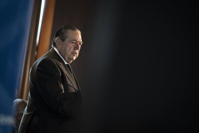 El presidente de la Asociación Valenciana de Empresarios, Vicente Boluda, interviene durante un desayuno informativo de Fórum Europa