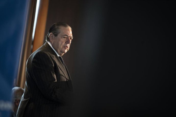 El presidente de la Asociación Valenciana de Empresarios, Vicente Boluda, interviene durante un desayuno informativo de Fórum Europa