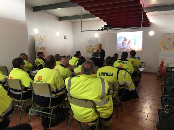 Un estudio detecta lesiones sospechosas de cáncer de piel en trabajadores expuestos al sol