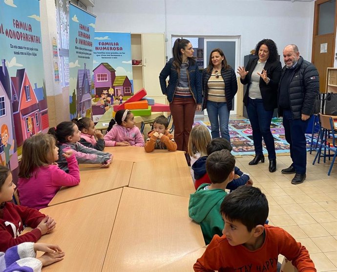 Exposición  'El Mundo de las Familias' en su recorrido por todas las comarcas de Almería