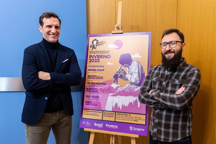 El consejero de Participación, Javier Rodrigo, y el promotor Eduardo Pérez Bona