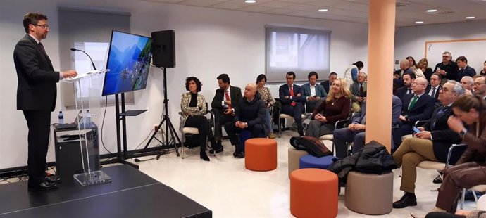 Np Y Fotos Presentación Oficina Crecimiento Empresarial