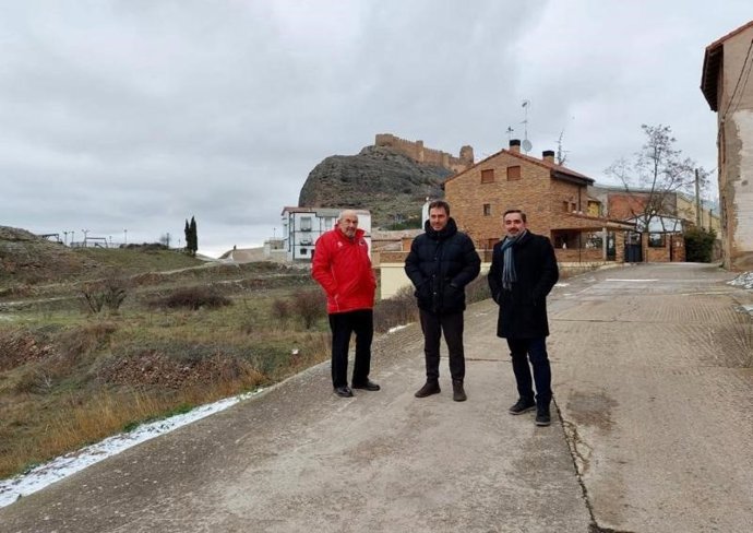 El director general de Política Local, Ricardo Velasco con el alcalde de Clavijo, Joaquín Martínez