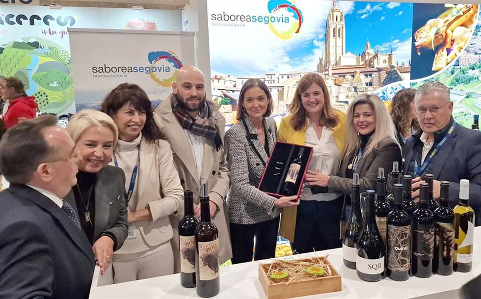Clara Martín y Reyes Maroto coinciden en el expositor de Segovia en Madrid Fusion.