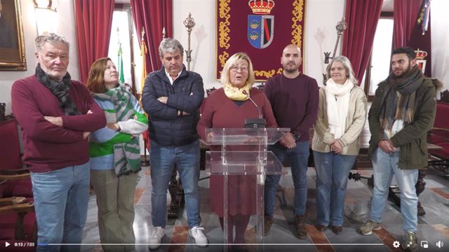 Equipo de Gobierno del Ayuntamiento de Almonte durante la declaración institucional.