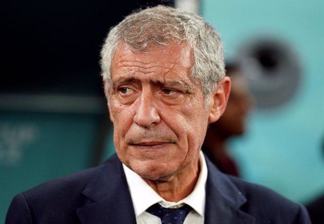 Archivo - 02 December 2022, Qatar, Al-Rayyan: Portugal manager Fernando Santos reacts on the touchline during the FIFA World Cup Qatar 2022 Group H soccer match between South Korea and Portugal at the Education City Stadium. Photo: Mike Egerton/PA Wire/dp