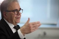 El ministro de Universidades critica la distinción de la Complutense a Ayuso y ve normal la protesta contra ella