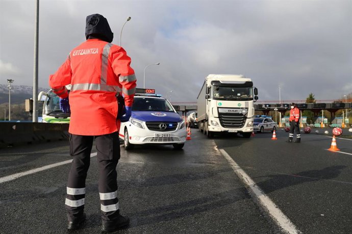 Control de camiones por parte de la Ertzaintza