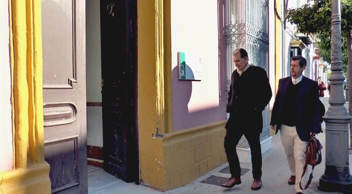 El alcalde de El Cuervo a su llegada a los juzgados para prestar declaración