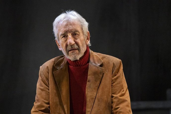 Archivo - El actor José Sancristán en la obra 'Señora de rojo sobre fondo gris'