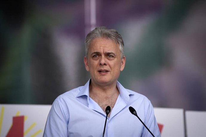 Archivo - El vicepresidente segundo y conseller de Vivienda y Arquitectura Bioclimática de la Generalitat Valenciana, Héctor Illueca, durante la Fiesta de la Primavera de Podemos