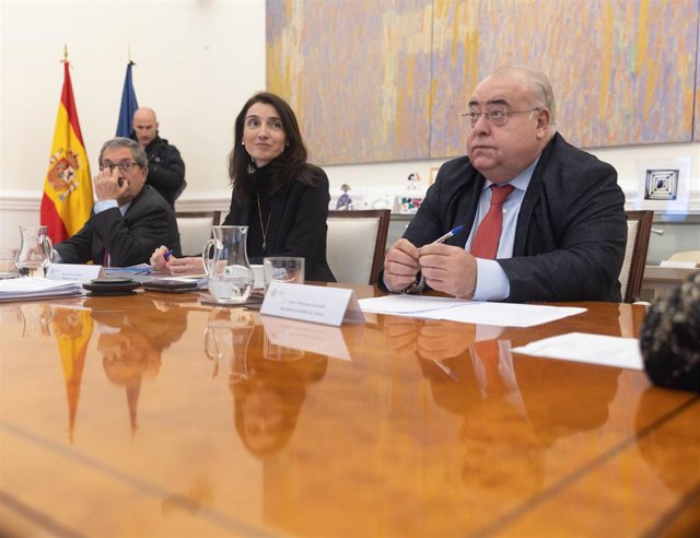 (I-D) El presidente del Consejo General del Poder Judicial (CGPJ), Rafael Mozo, la ministra de Justicia, Pilar Llop, y el secretario de Estado de Justicia, Tontxu Rodríguez, durante su reunión en el Ministerio de Justicia, a 30 de diciembre de 2022, en Ma