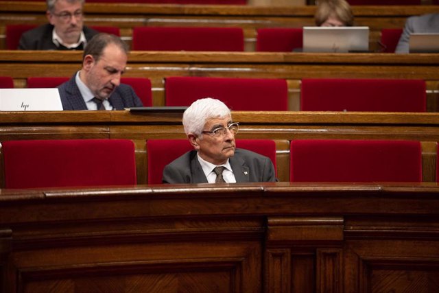 El conseller de Salud, Manel Balcells, durante una sesión plenaria en el Parlament, a 24 de enero de 2023, en Barcelona, Catalunya (España). 