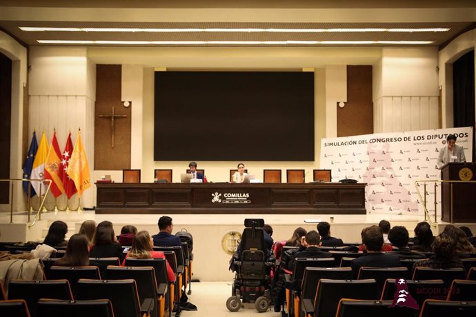 Un centenar de estudiantes se pone esta semana en la piel de los diputados en la 'Simulación del Congreso'