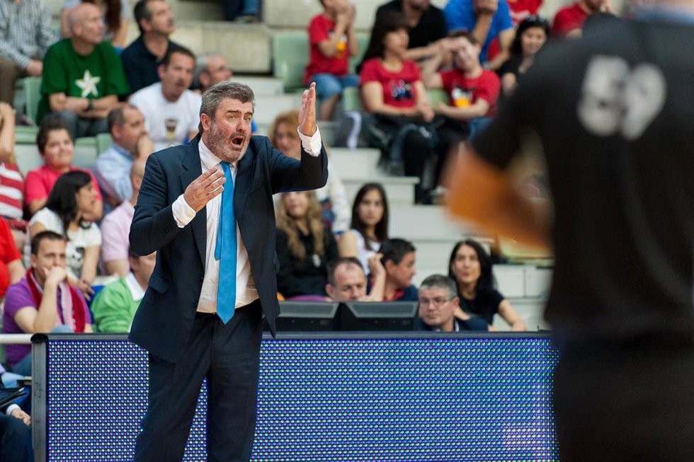 Archivo - Óscar Quintana, entrenador del Carplus Fuenlabrada