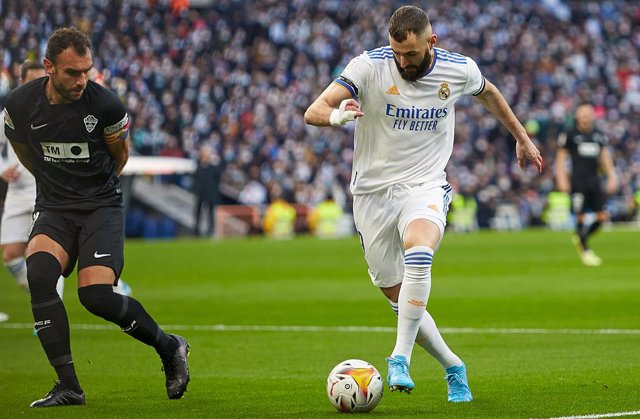 Archivo - Karim Benzema of Real Madrid in action during the spanish league, La Liga Santander, football match played between Real Madrid and Elche CF at Santiago Bernabeu stadium on January 23, 2022, in Madrid, Spain.