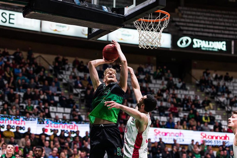 Archivo - Zsombor Maronka intenta una canasta en un partido del Joventut en la Eurocup 2022-2023