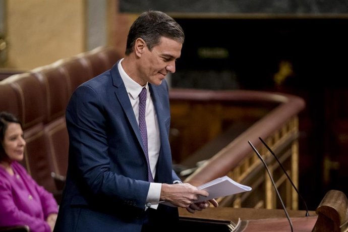 El presidente del Gobierno, Pedro Sánchez, interviene durante una sesión plenaria en el Congreso de los Diputados, a 24 de enero de 2023, en Madrid (España). Sánchez ha informado hoy de los Consejos Europeos celebrados los días 20 y 21 de octubre y 15 d