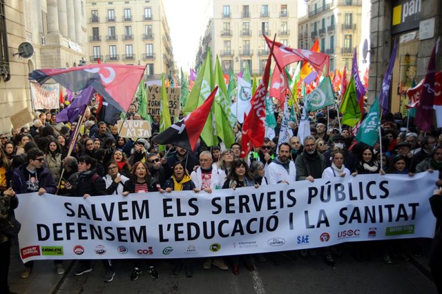 Els sindicats educatius i els sanitaris en la primera jornada de vaga