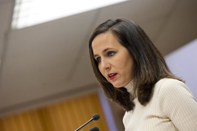 La ministra de Derechos Sociales y Agenda 2030, Ione Belarra, interviene durante el acto Materializando los derechos sociales avances y retos, en el Ministerio de Derechos Sociales y Agenda 2030, a 25 de enero de 2023, en Madrid (España). El acto ha s