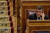 Patxi López prefiere que los empresarios ganen "muchísimo dinero" y afea a Podemos que esté siempre "a la gresca"