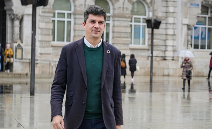 El portavoz del Grupo Socialista en el Ayuntamiento de Santander, Daniel Fernández