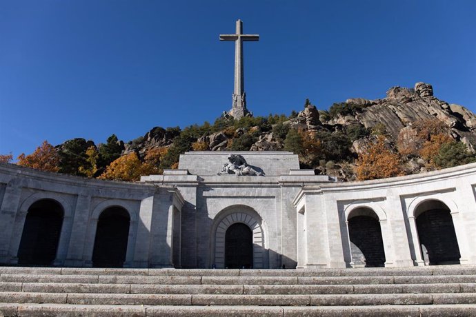 Archivo - Entrada de acceso a la basílica del Valle de los Caídos. Archivo.