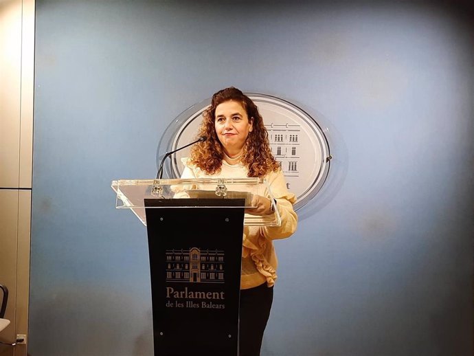 La portavoz del PSIB en el Parlament, Pilar Costa.