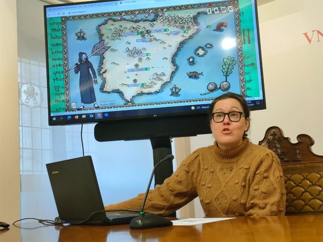 La investigadora Ainoa Castro presenta el videojuego sobre paleografía medieval.