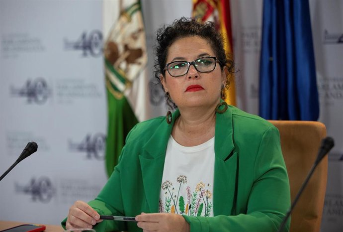 Archivo - La diputada de Adelante Andalucía Maribel Mora, en una foto de archivo en el Parlamento andaluz.