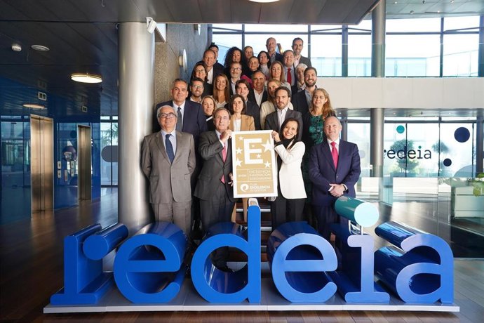 Acto de entrega del certificado correspondiente al Sello EFQM 700 en la sede de Redeia