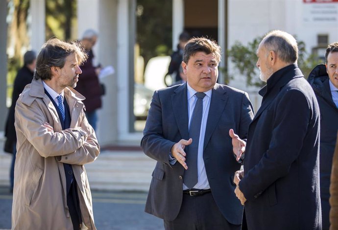 El alcalde de Huelva, Gabriel Cruz, en la presentación de la alianza entre Cepsa, Enagás Renovable y Alter Enersun.