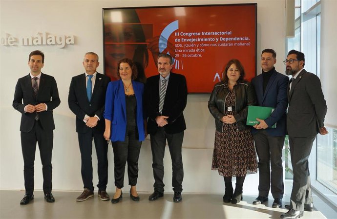 Presentación del III Congreso Internacional de Envejecimiento y Dependencia que en octubre se va a celebrar en Málaga.