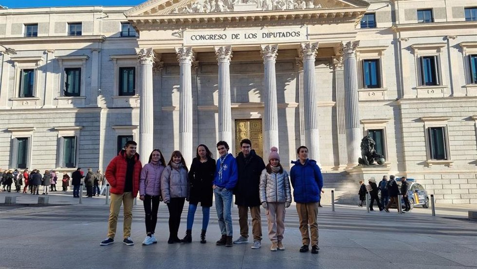Niños y adolescentes han defendido este miércoles los derechos de la infancia en el Congreso de los Diputados