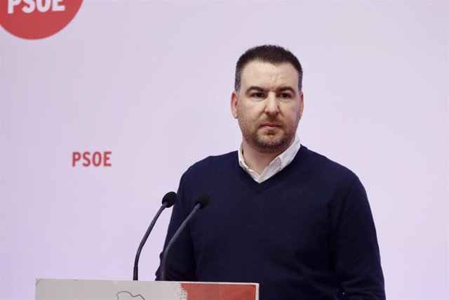 El diputado del grupo socialista en las Cortes de Castilla-La Mancha Antonio Sánchez Requena